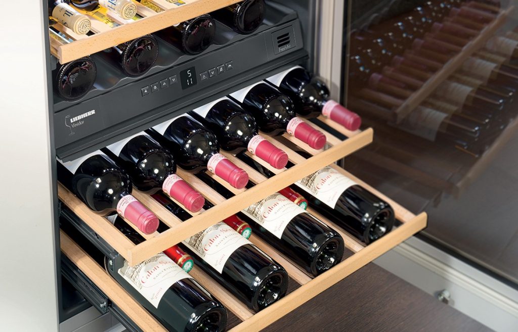 Как выбрать винный шкаф для дома?