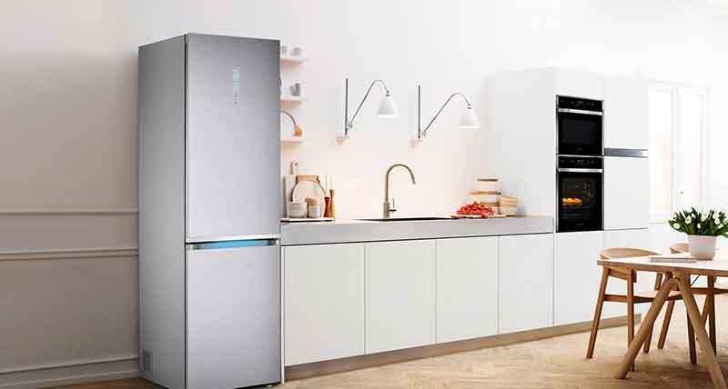 Какой холодильник лучше: Samsung или LG