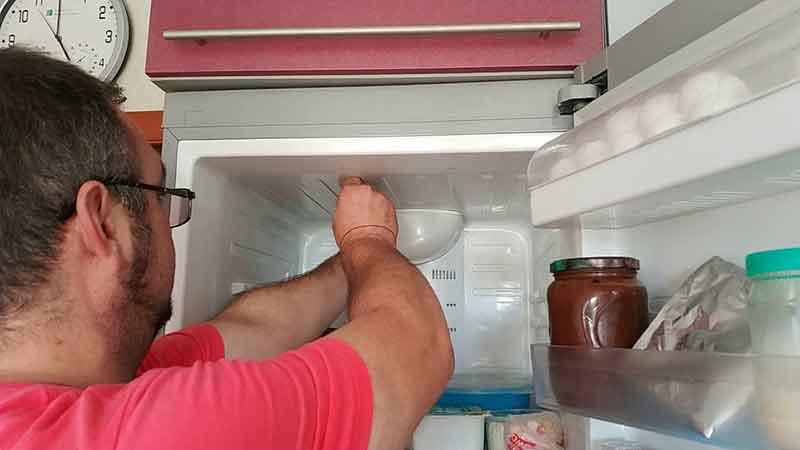 Как поменять лампочку в холодильнике самостоятельно