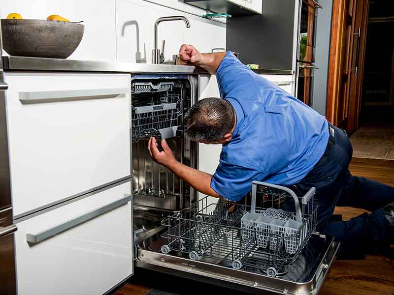 Как слить воду из посудомоечной машины